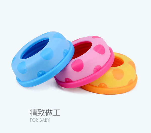 樂(lè)迪寬口徑奶瓶蓋組合展示.jpg
