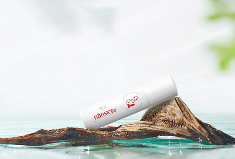 愛(ài)舒屋Akasugu兒童角鯊?fù)闈?rùn)唇膏.jpg 愛(ài)舒屋Akasugu兒童角鯊?fù)闈?rùn)唇膏.jpg