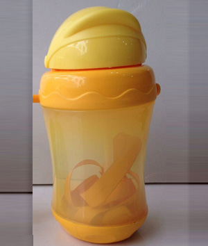 玗琪學(xué)飲杯