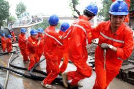 戰(zhàn)高溫、斗酷暑”服務(wù)政府重點(diǎn)民生工程建設(shè)