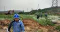 圖為6月19日，施工人員正在拆除線路
