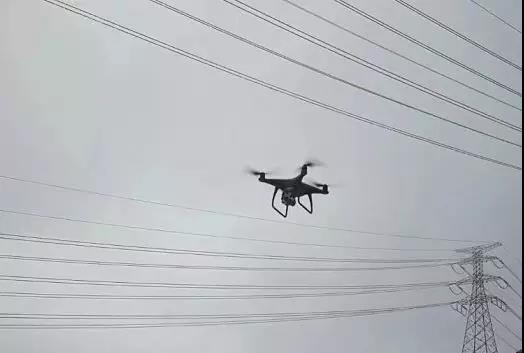 聽(tīng)說(shuō)最近輸電線路和鐵塔“火”啦！