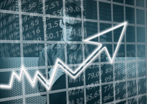 逆勢(shì)上市漲停 這兩家光伏企業(yè)有何秘訣？