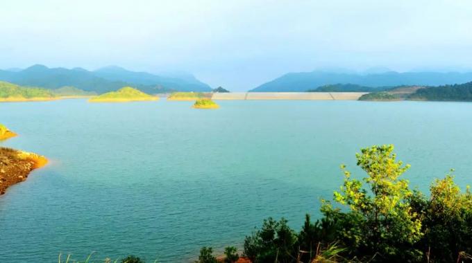 廣東惠州抽水蓄能電站（建成）  惠州抽水蓄能電站位于廣東省惠州市博羅縣，是廣東省內(nèi)興建的第二座大型抽水蓄能電站，是“西電東送”的必要配套工程。