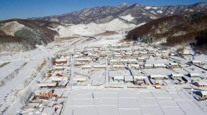 遼寧清原抽水蓄能電站（在建）  遼寧清原抽水蓄能電站是目前國內(nèi)抽水蓄能行業(yè)第一大EPC項(xiàng)目，被列入新一輪東北振興139個(gè)重點(diǎn)項(xiàng)目。