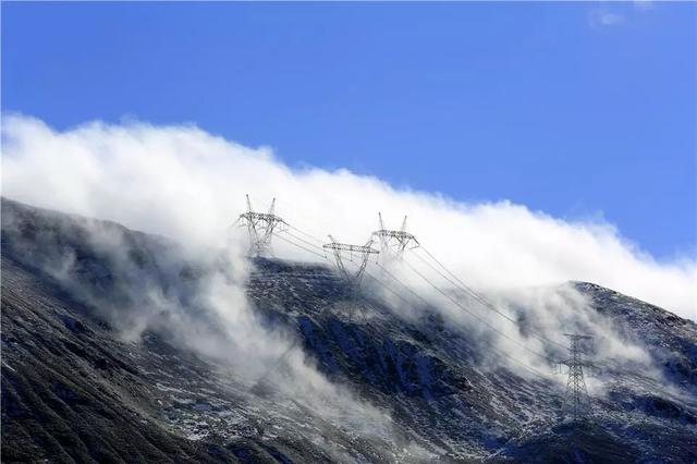極限挑戰(zhàn)！這條“電力天路”正式投入運營