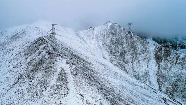 極限挑戰(zhàn)！這條“電力天路”正式投入運營